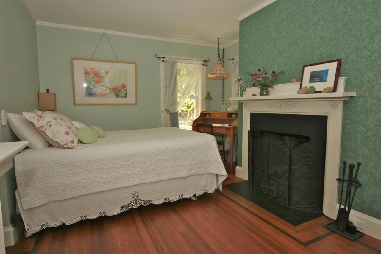 Howarth House Bed And Breakfast Fitchburg Luaran gambar